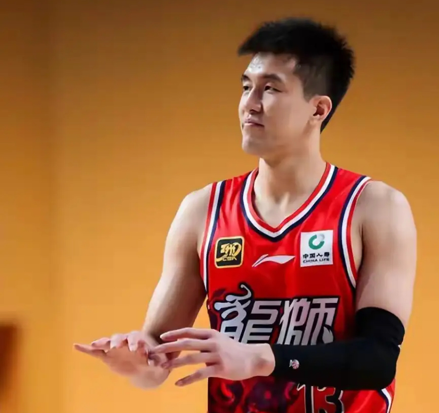 窗口期菲尼克斯太阳伤情更新窗口期俄克拉荷马雷霆备战CBA季后赛之后，Uzi与60激战老鹰分钟的简单介绍